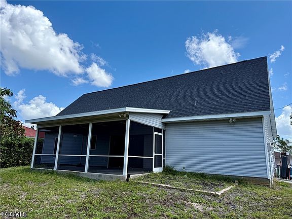 2nd image of 18422 Huckleberry Rd
