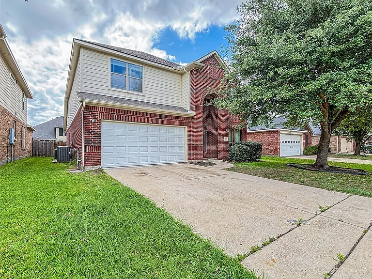 1323 Maple Ace Dr — Photo 2