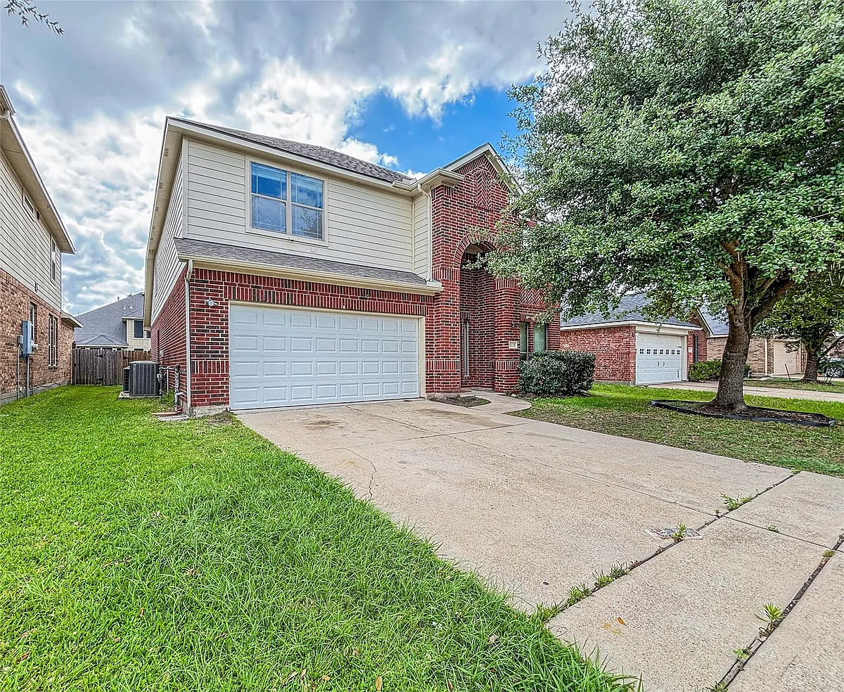 Building Photo - 1323 Maple Ace Dr