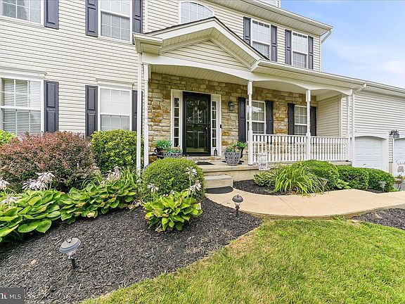 4th image of 157 Schoolview Ln