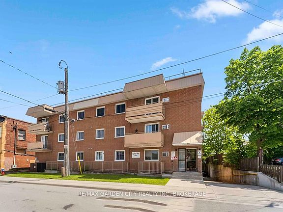3rd image of 4692 Crysler Ave #202