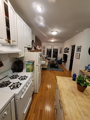 Rented by Metropolitan Realty | media 15