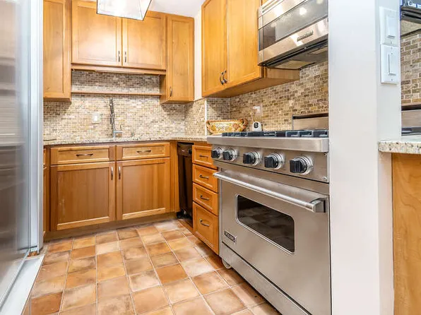 225 East 57th Street image 14 of 21