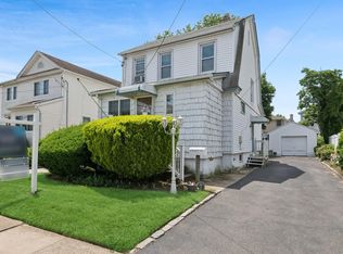 361 Hewlett Pkwy, Hewlett, NY 11557