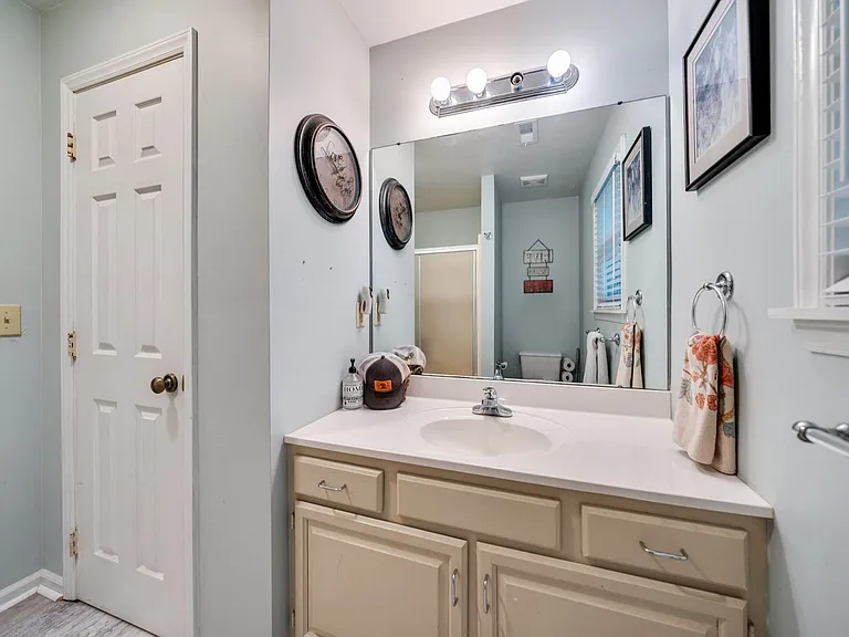 732 Phelps Rd — Photo 11