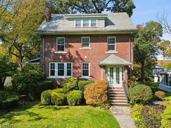 53 Bowdoin St, Maplewood Twp., NJ 07040