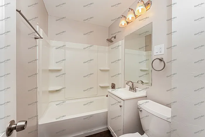 128 Lafayette St — Photo 11