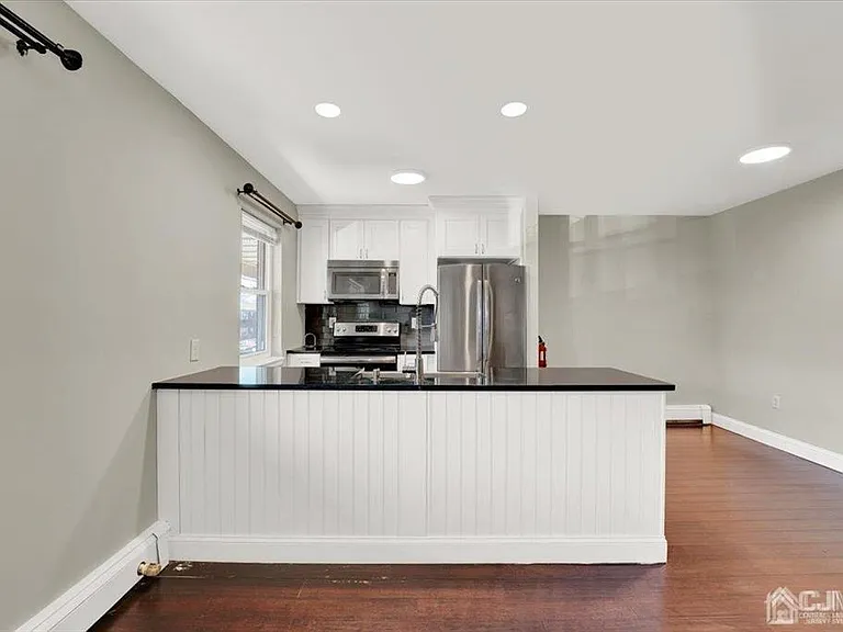 289 Main St #8K — Photo 6