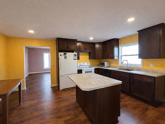 3rd image of 5484 310th St