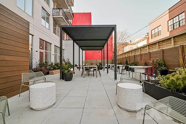 Rented by EXR | media 17