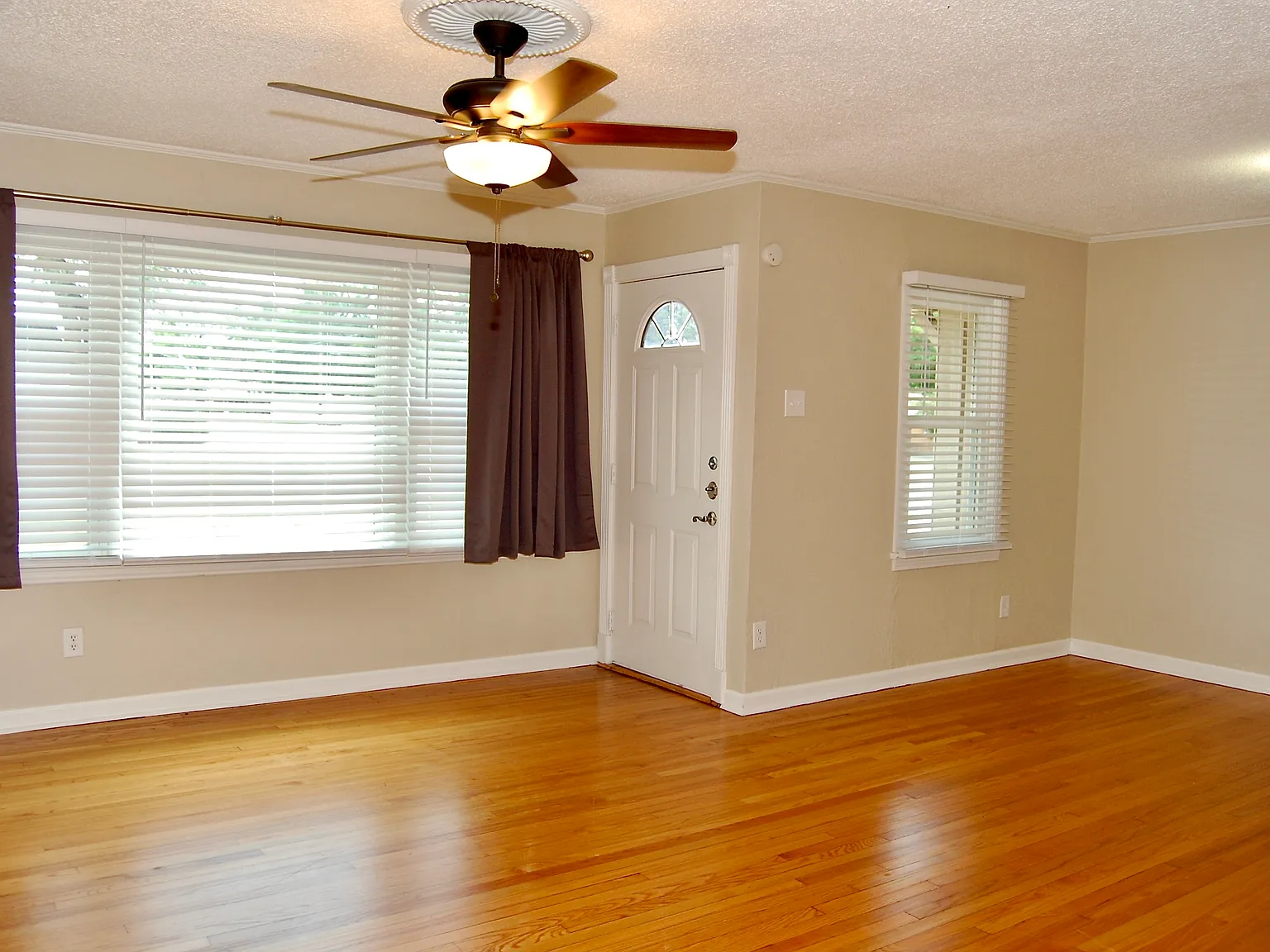 3 bed, 1258 sqft, $1,650 — Photo 2