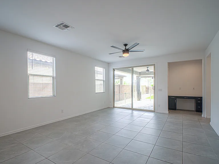 1793 N Westfall Ln — Photo 14