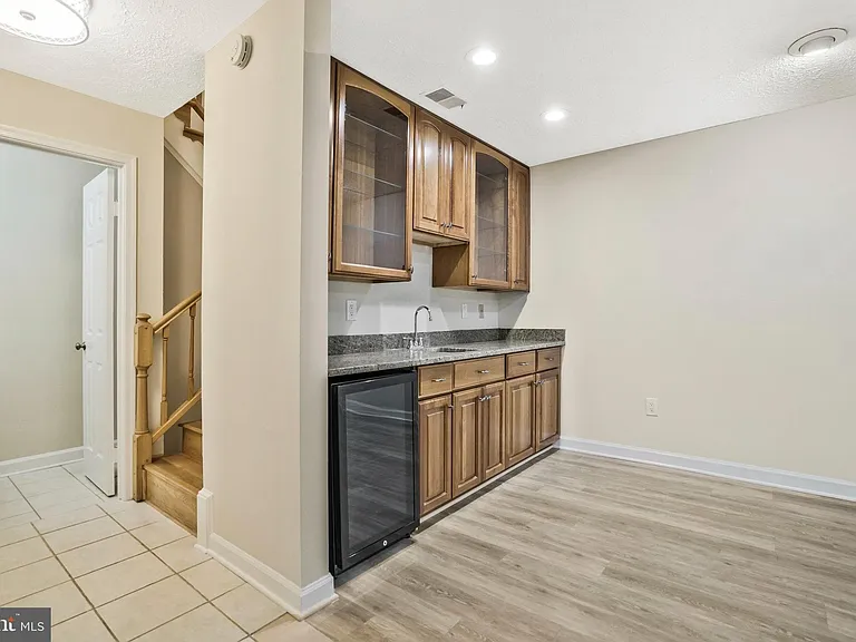 6366 Brampton Ct — Photo 16