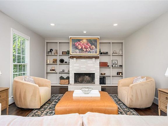 3rd image of 141 Indian Hills Ct