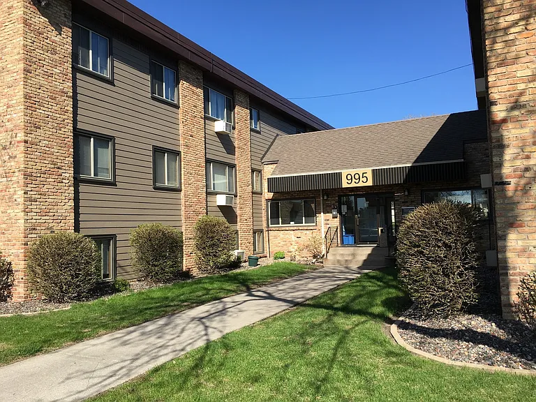 Moore Lake Apartments — Photo 27
