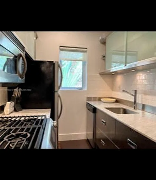 1751 James Ave #203 — Photo 8