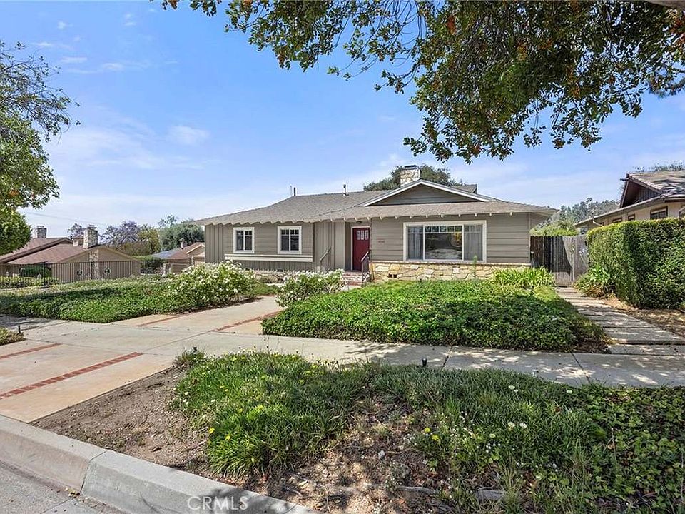 1st image of 723 Rainbow Dr #1