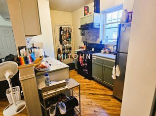 2400 W Bryn Mawr Ave #1, Chicago, IL 60659