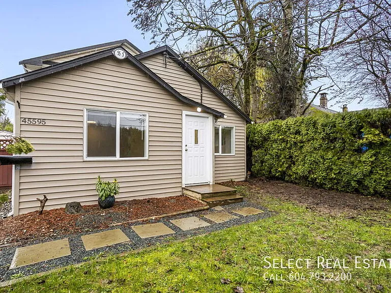 45595 Lewis Ave — Photo 1