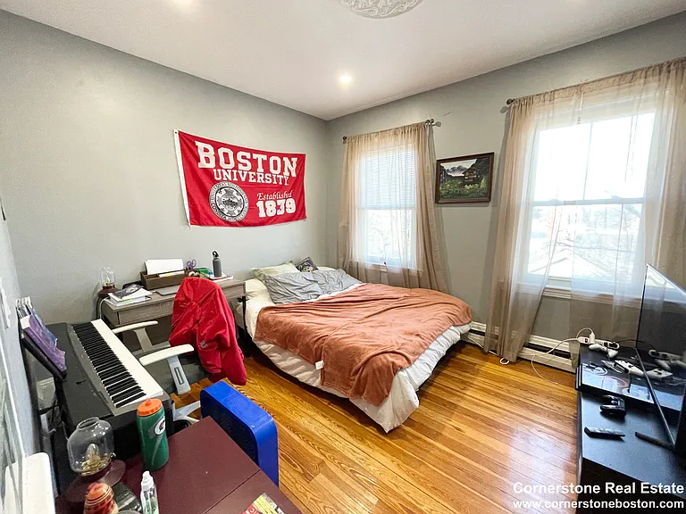 18 Sunset St #3 — Photo 9