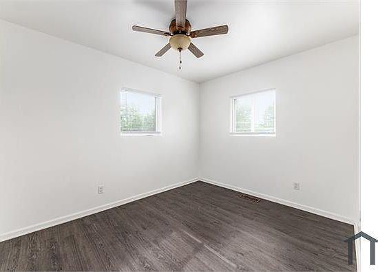 5th image of 940 Shoemaker Ave #2