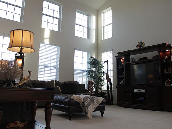4th image of 9418 Oak Brook Dr