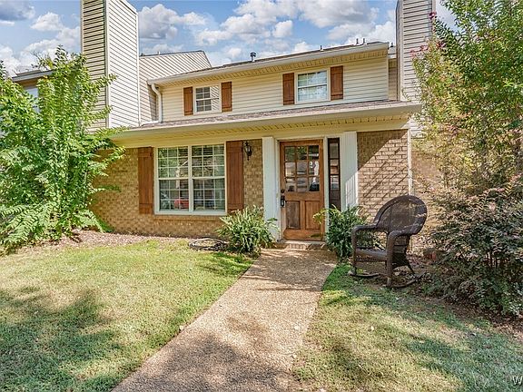 3rd image of 1077 Fairfax Dr