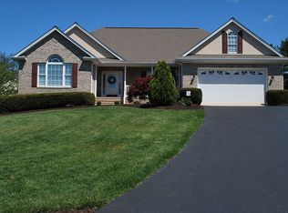 16 Heather Brooke Ln, Waynesboro, VA 22980