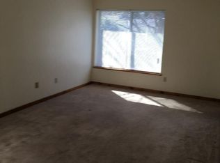 52 Village Green Rd APT D3, Hampstead, NH 03841