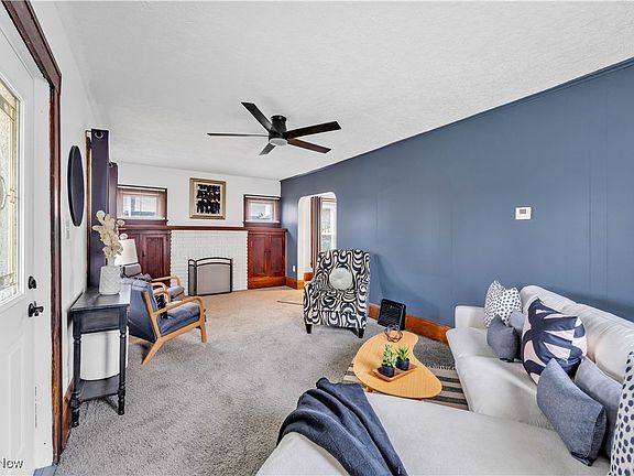 3rd image of 669 N Way St