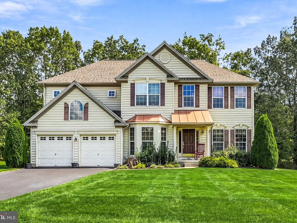 1st image of 220 Ripley Ct
