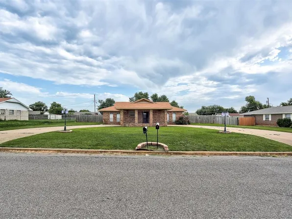 9 Miller Dr, Chickasha, OK 73018