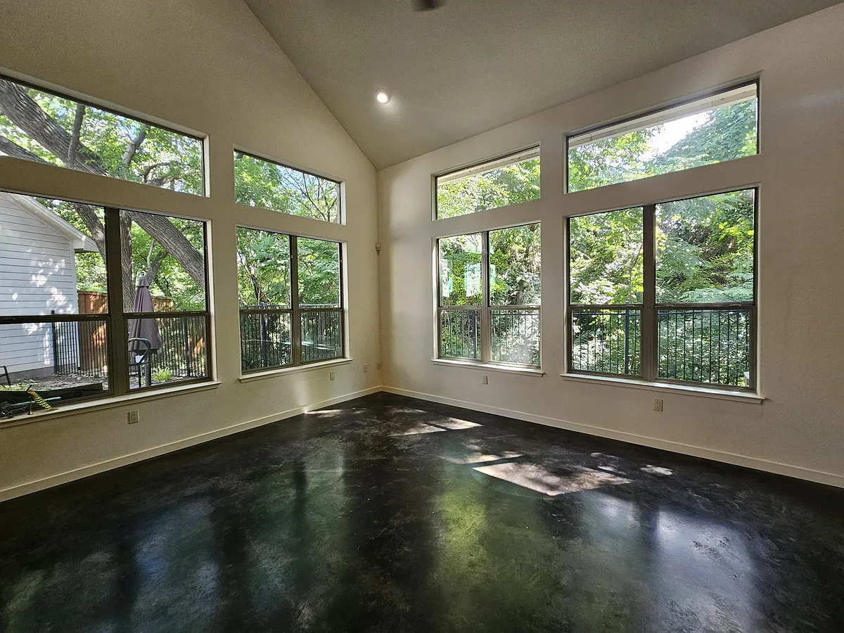 Building Photo - 2528 Wedglea Dr