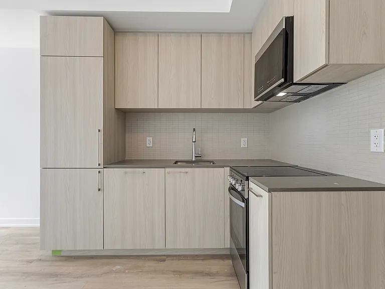 7439 Kingston Rd — Photo 23