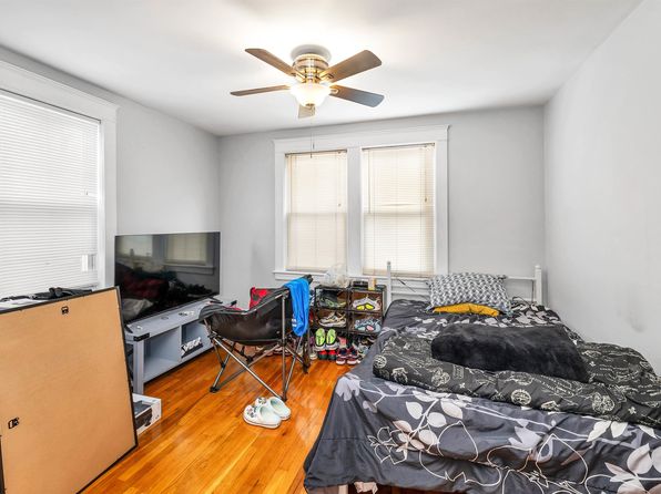 manchester-new-hampshire-95345332 picture