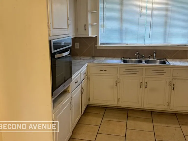 957 Hickory Cir — Photo 3