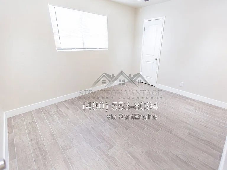 2533 E Blanche Dr — Photo 34