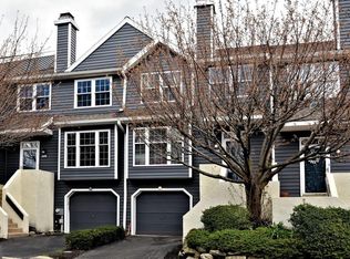 608 Driftwood Ln, Downingtown, PA 19335