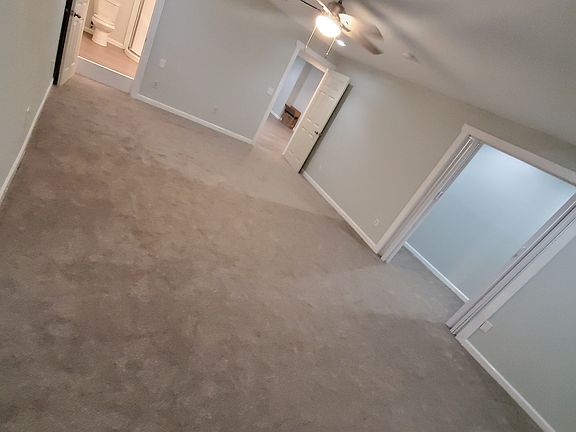 5th image of 513 E Magnolia Dr