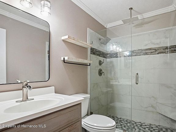 5th image of 913 Candlebrook Ln