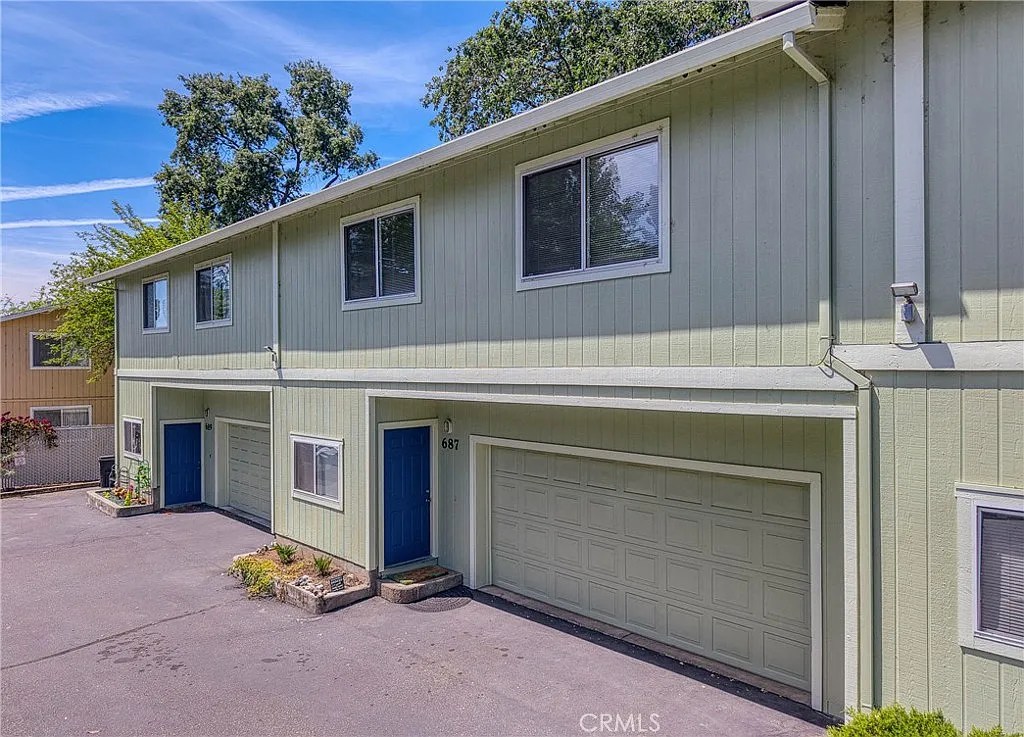 3 bed, 1.5 bath, 1198 sqft, $1,800 — Photo 2