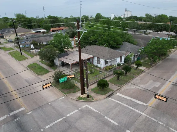 703 76th St, Houston, TX 77012