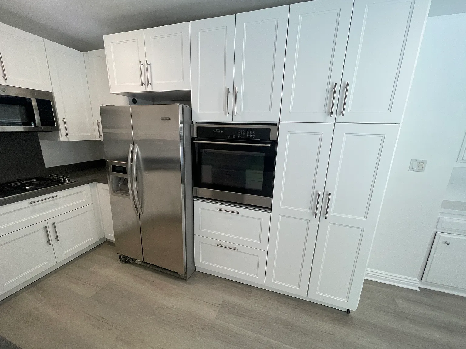 3 bed, 1000 sqft, $3,995 — Photo 3