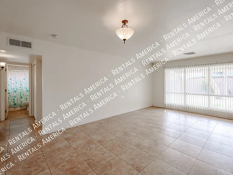 3432 N 23rd Ave — Photo 1