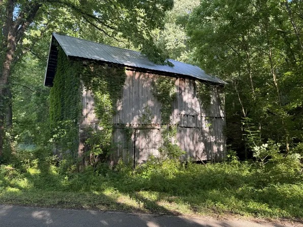 0 Slaydenwood Dr, Slayden, TN 37165