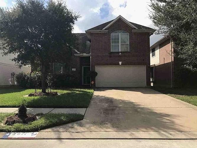 1st image of 2611 Whitinham Dr