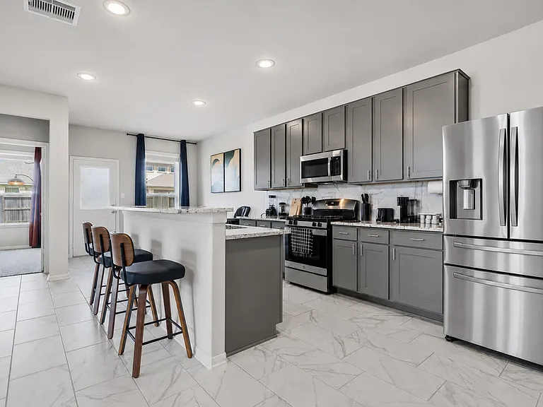 Grand View Dr — Photo 3