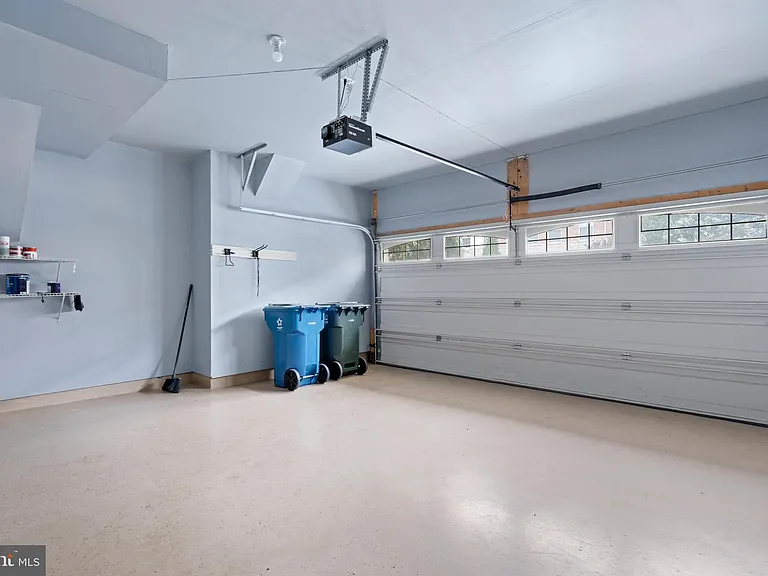 22667 Flowing Spring Sq — Photo 33
