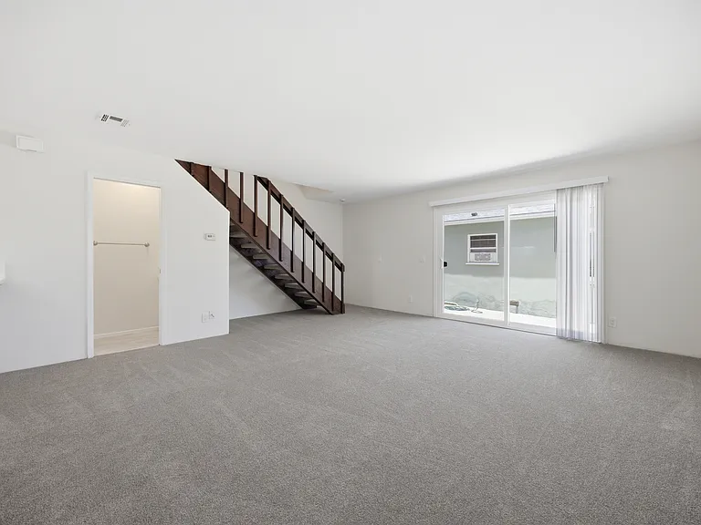 4339 Mentone St — Photo 13