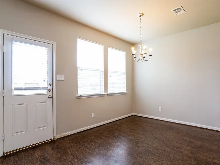 23630 Maple View Dr — Photo 4